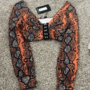 Long sleeve crop top